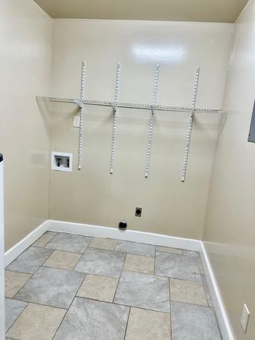 6880 Williamsburg Court, Irvington, AL 36544