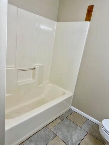 6880 Williamsburg Court, Irvington, AL 36544