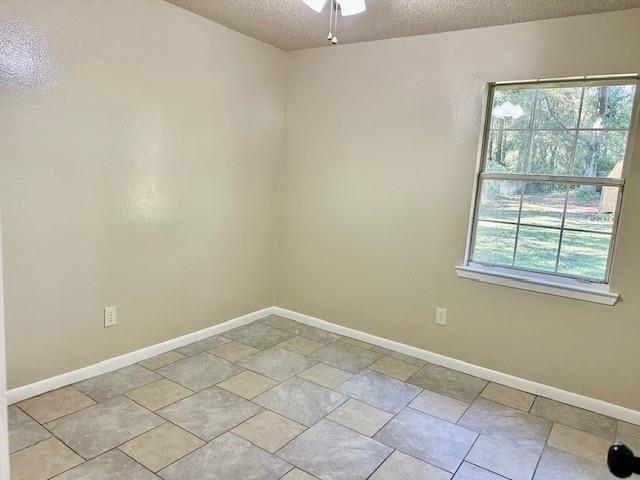 6880 Williamsburg Court, Irvington, AL 36544