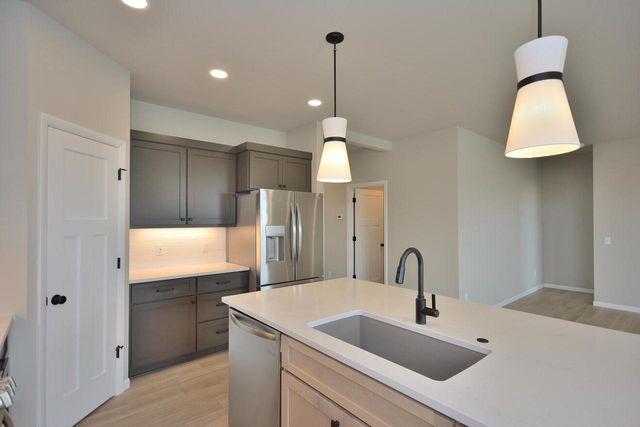 1116 Elderberry ROAD, Oconomowoc, WI 53066