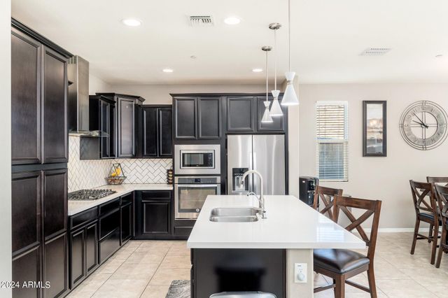 10648 W EUCALYPTUS Road, Peoria, AZ 85383