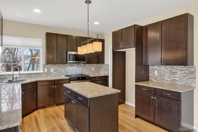 4241 Tonawanda Avenue, Royal Oak Charter Township, MI 48073