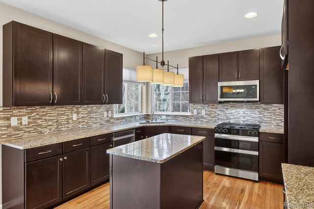 4241 Tonawanda Avenue, Royal Oak Charter Township, MI 48073