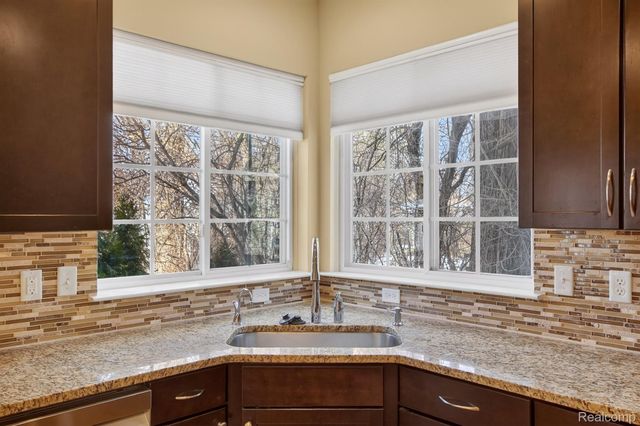 4241 Tonawanda Avenue, Royal Oak Charter Township, MI 48073