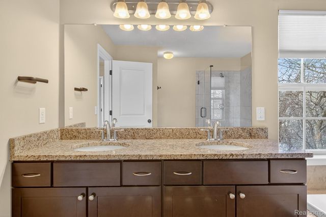 4241 Tonawanda Avenue, Royal Oak Charter Township, MI 48073