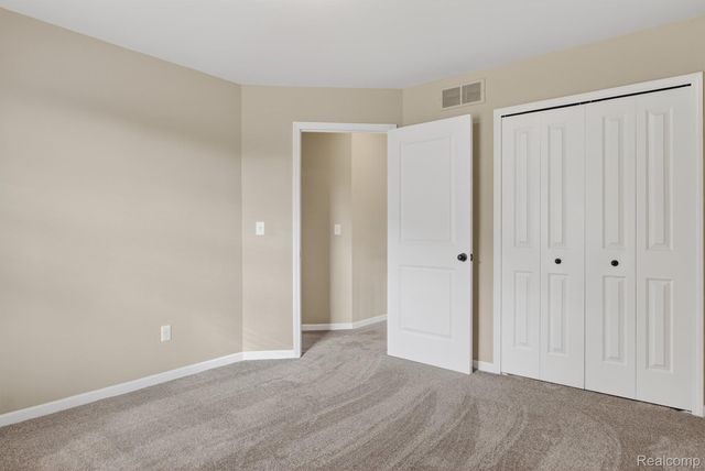 4241 Tonawanda Avenue, Royal Oak Charter Township, MI 48073