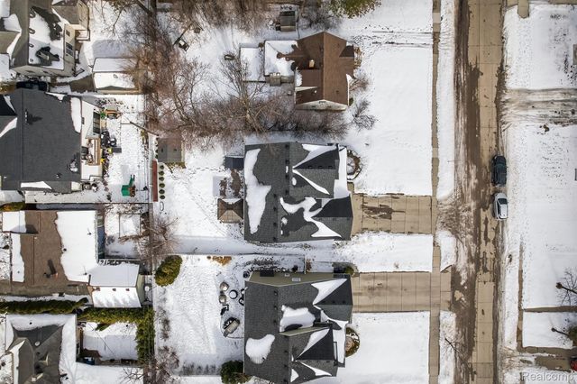 4241 Tonawanda Avenue, Royal Oak Charter Township, MI 48073