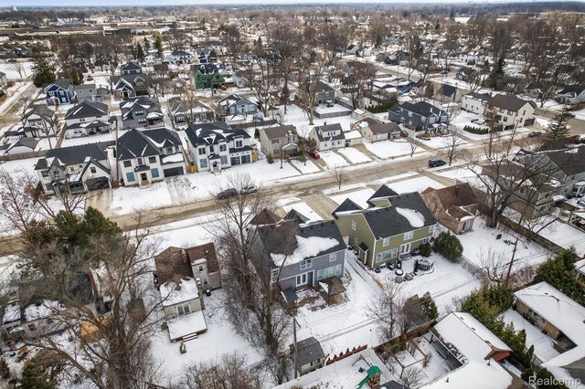 4241 Tonawanda Avenue, Royal Oak Charter Township, MI 48073