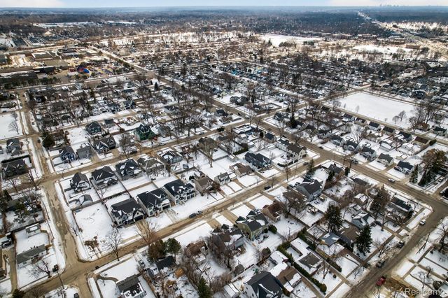 4241 Tonawanda Avenue, Royal Oak Charter Township, MI 48073