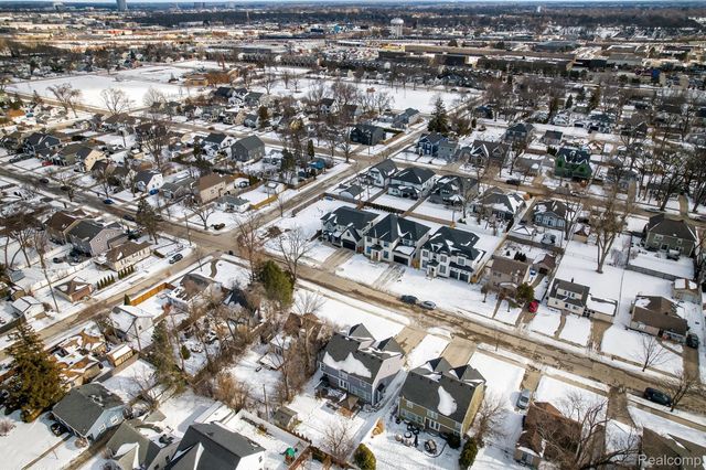 4241 Tonawanda Avenue, Royal Oak Charter Township, MI 48073