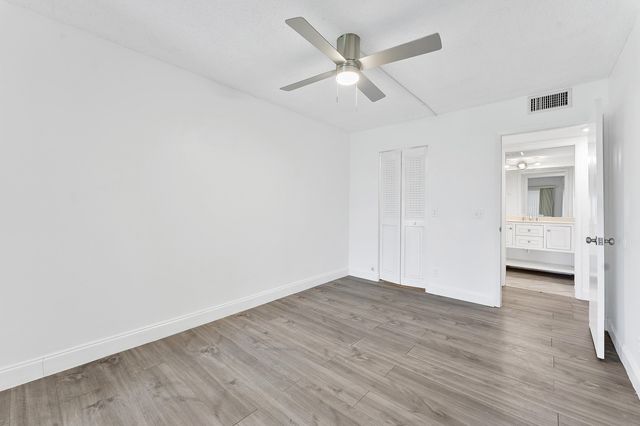 1052 Hythe C, Boca Raton, FL 33434