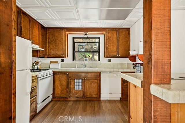 855 Deer Trail, Crestline, CA 92325