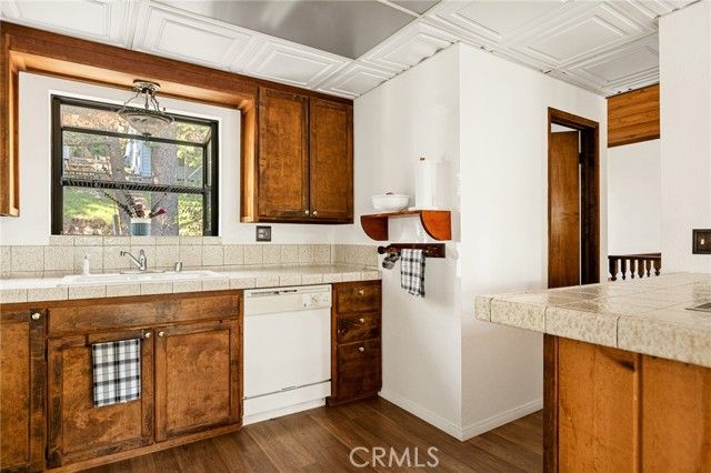 855 Deer Trail, Crestline, CA 92325