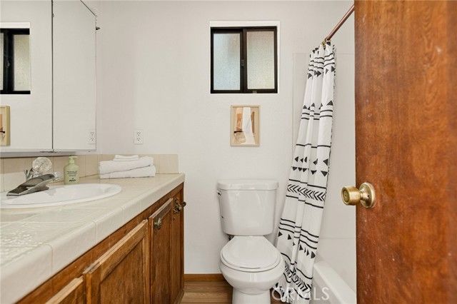 855 Deer Trail, Crestline, CA 92325