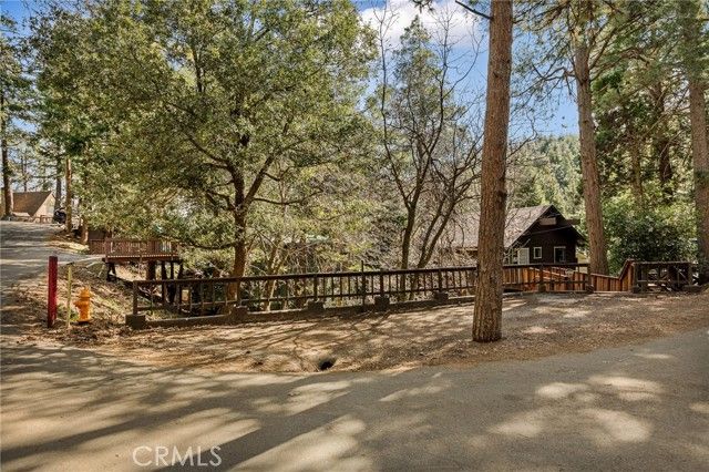855 Deer Trail, Crestline, CA 92325