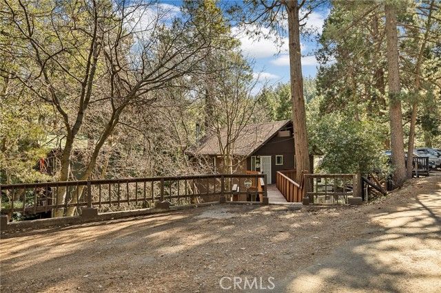 855 Deer Trail, Crestline, CA 92325