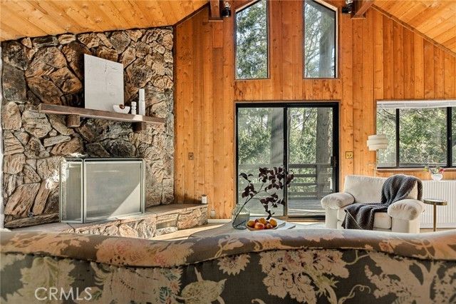 855 Deer Trail, Crestline, CA 92325