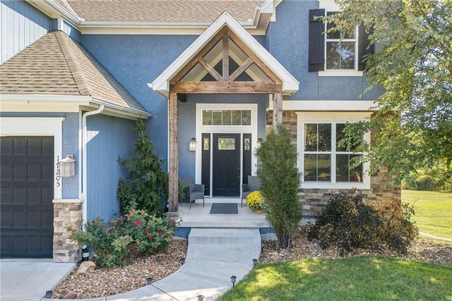 17205 Thomas Lane Road, Smithville, MO 64089