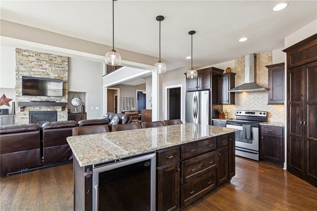 17205 Thomas Lane Road, Smithville, MO 64089