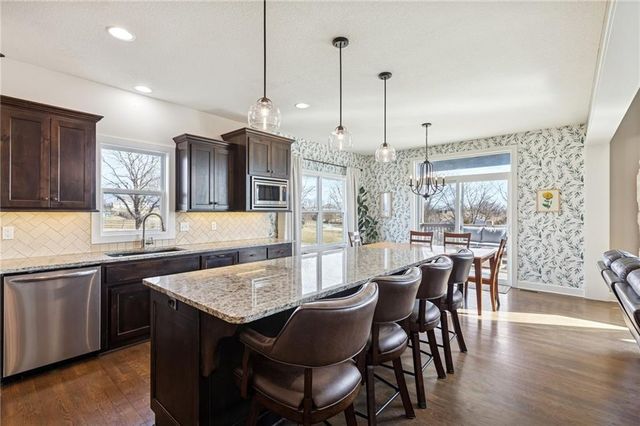 17205 Thomas Lane Road, Smithville, MO 64089