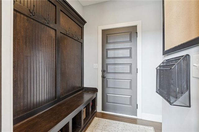 17205 Thomas Lane Road, Smithville, MO 64089