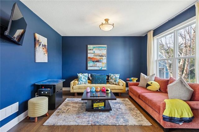 17205 Thomas Lane Road, Smithville, MO 64089