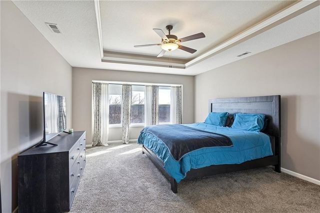 17205 Thomas Lane Road, Smithville, MO 64089