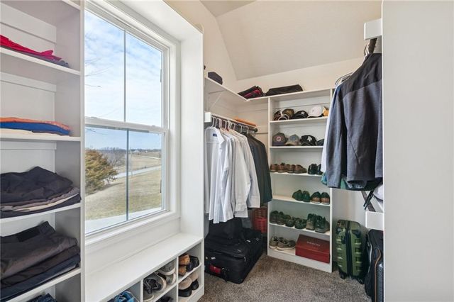 17205 Thomas Lane Road, Smithville, MO 64089