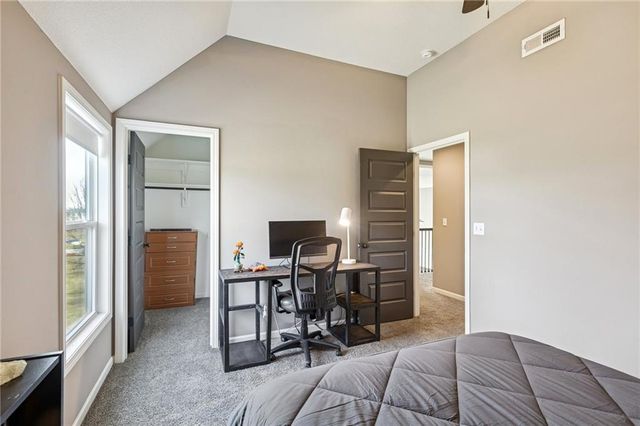 17205 Thomas Lane Road, Smithville, MO 64089