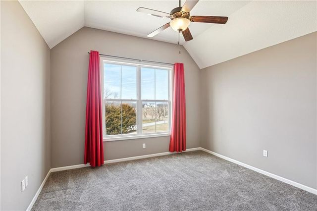 17205 Thomas Lane Road, Smithville, MO 64089