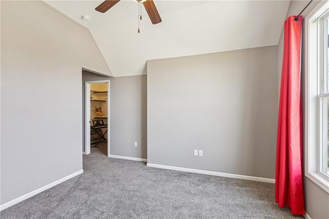 17205 Thomas Lane Road, Smithville, MO 64089