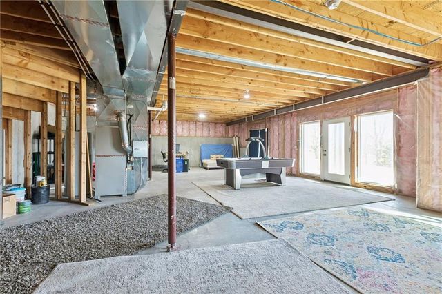 17205 Thomas Lane Road, Smithville, MO 64089