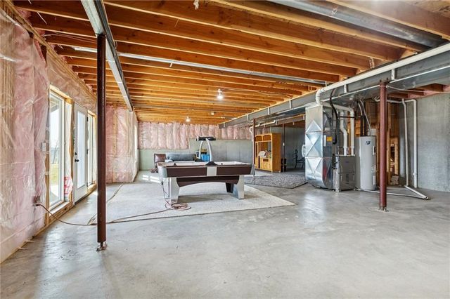 17205 Thomas Lane Road, Smithville, MO 64089