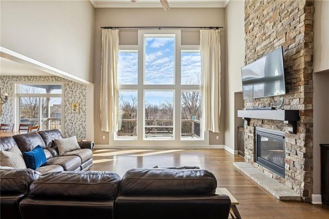 17205 Thomas Lane Road, Smithville, MO 64089