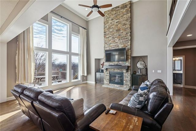 17205 Thomas Lane Road, Smithville, MO 64089