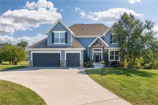 17205 Thomas Lane Road, Smithville, MO 64089