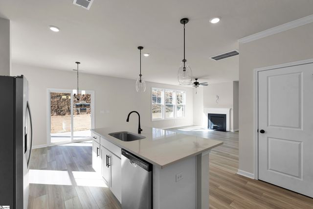 156 Hunter Ridge Drive, Boiling Springs, SC 29316