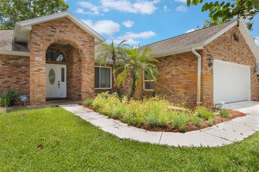 Image 1 of property listing at 109 HUNTER POINT COURT, Debary, FL 32713