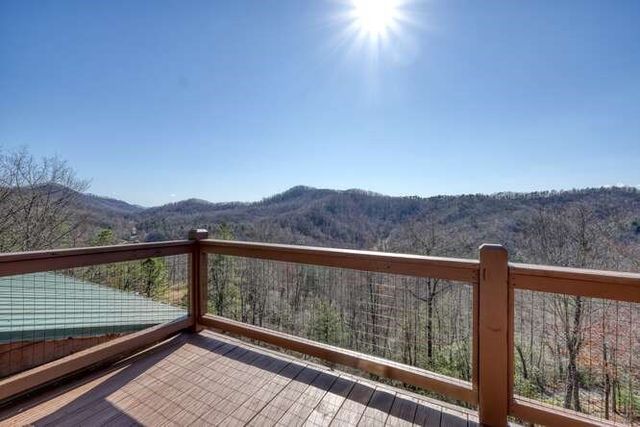 230 Smokin Ridge, Hayesville, NC 28904