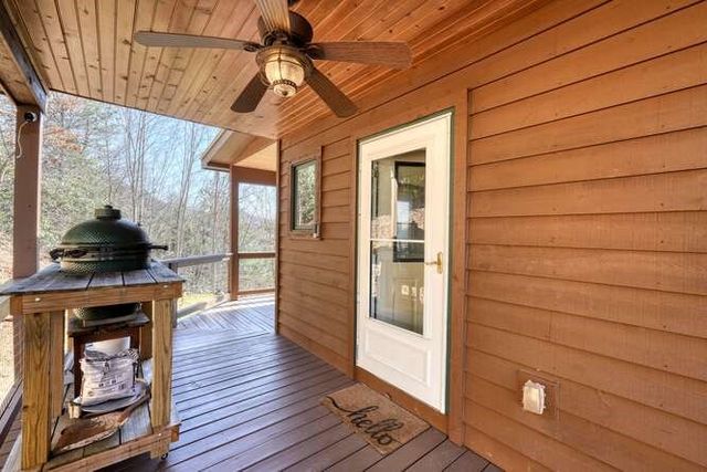 230 Smokin Ridge, Hayesville, NC 28904