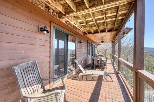 230 Smokin Ridge, Hayesville, NC 28904