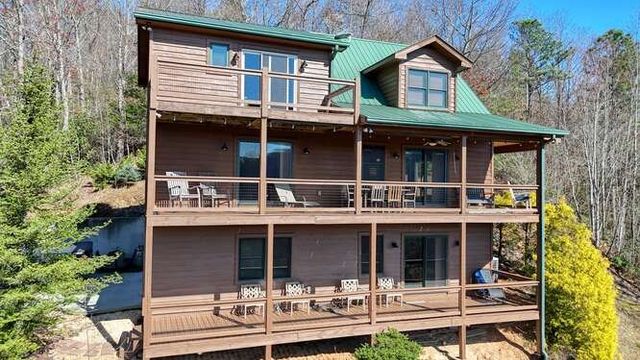 230 Smokin Ridge, Hayesville, NC 28904