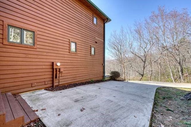 230 Smokin Ridge, Hayesville, NC 28904