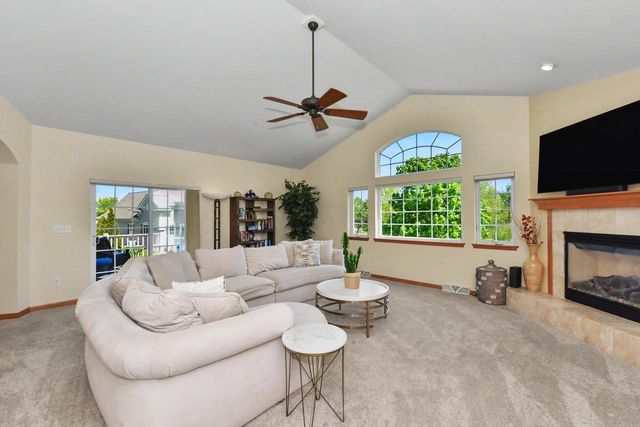 2307 Silver Fox COURT, Waukesha, WI 53188
