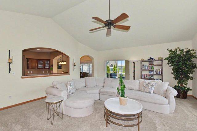 2307 Silver Fox COURT, Waukesha, WI 53188