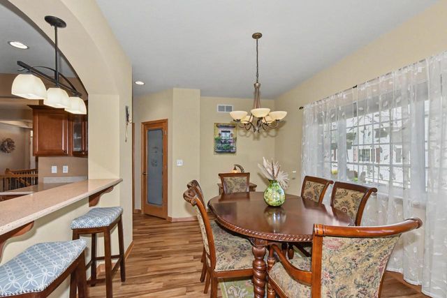2307 Silver Fox COURT, Waukesha, WI 53188