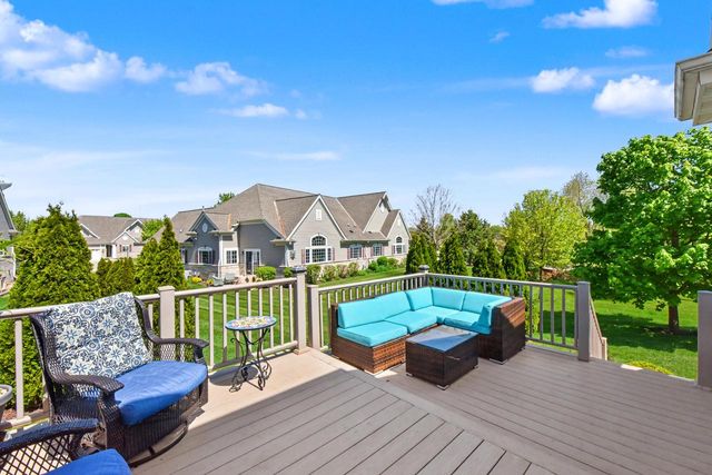 2307 Silver Fox COURT, Waukesha, WI 53188