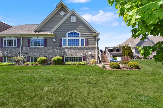 2307 Silver Fox COURT, Waukesha, WI 53188