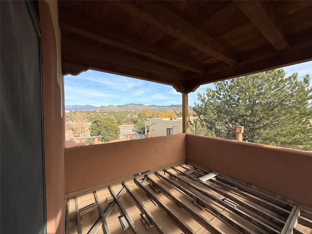 2708 Ventoso, Santa Fe, NM 87505
