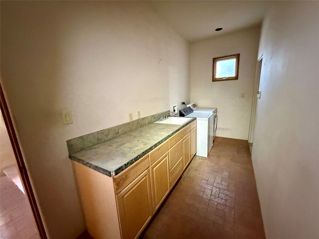 2708 Ventoso, Santa Fe, NM 87505
